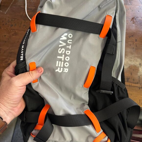 Travel Daypack for Snowboard 18L - Picture 2 of 11